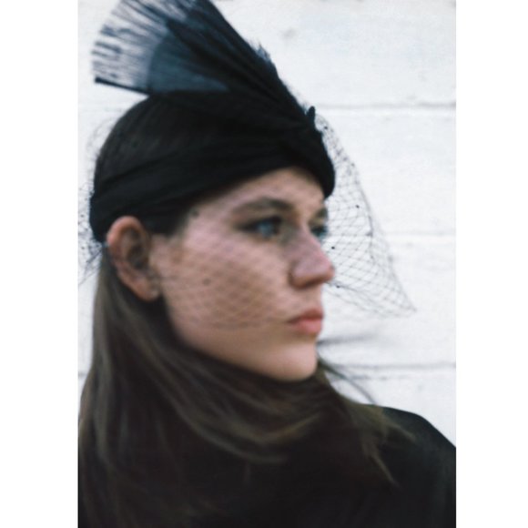 Zara French Netting Birdcage Rhinestone Veil Headpiece NWT - Picture 2 of 5